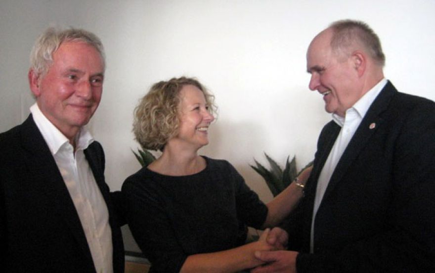 Vizepräsident Reilmann (li) und Präsident Scheuermann begrüßen Cordula Ziemann